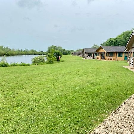 סאות' סרני Tufty Lodge, Lake Pochard Lodge 9 מראה חיצוני תמונה